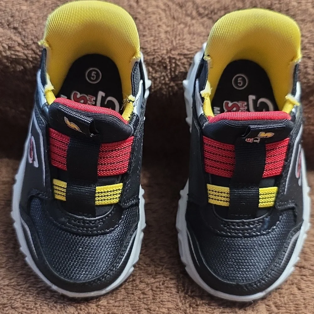 Skechers Kids' Step-Ins‎ Black, Red and Yellow Sneakers With Lights, like new.
